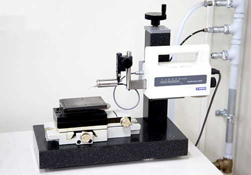 表面粗さ測定器